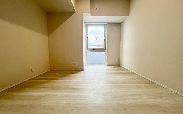 《子供部屋》　■机とべットを入れても十分な広さ。。お子様の勉強部屋に。