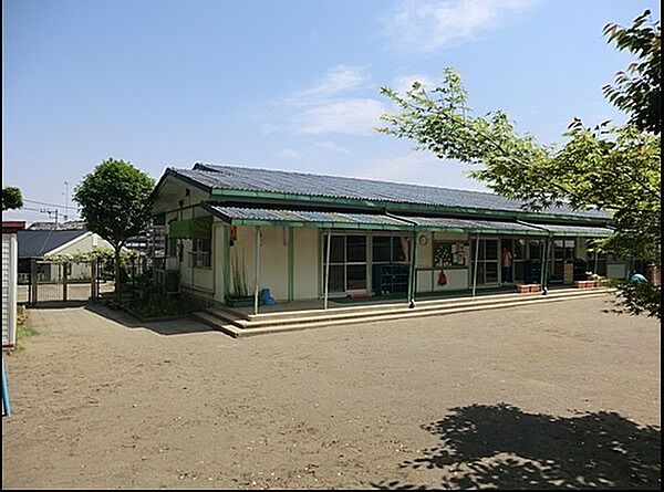 横浜市川島保育園まで1065m、子どもは豊かに伸びていく可能性を秘めています。幼児期に膨らむ力を、よりよい環境と援助の手によりひきのばす。