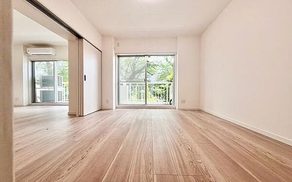 《洋室》　■明るくスタイリッシュな空間になっています。