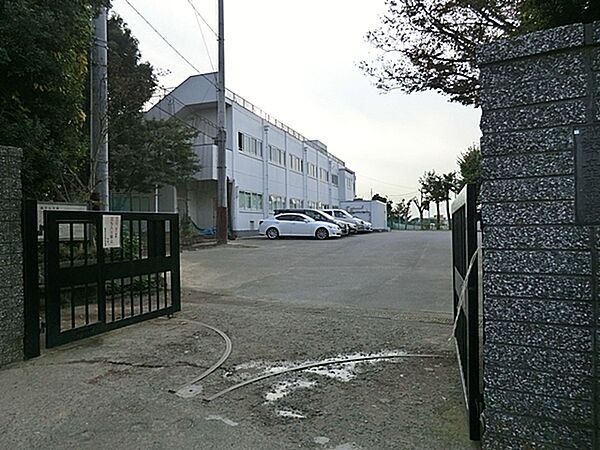 横浜市立生麦中学校まで1610m
