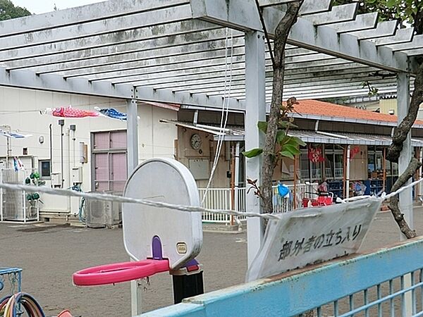 菅田保育園まで1035m、平日：7：00～19：00（延長含む）土曜日：7：30～16：30　給食・制服あり　送迎には、自転車がいいです。