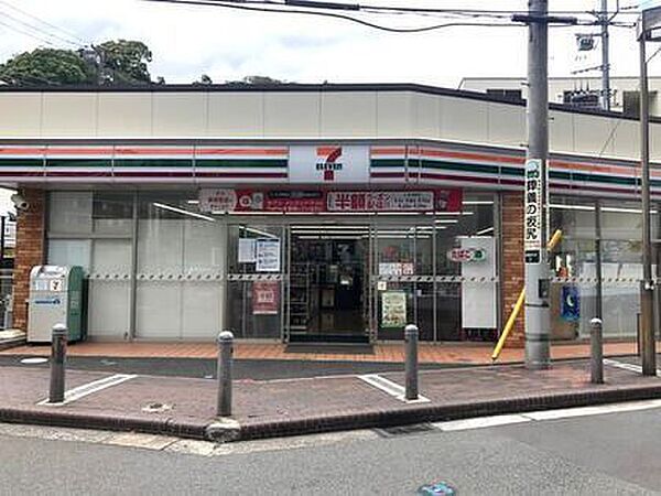 セブンイレブン横浜南軽井沢店まで496m