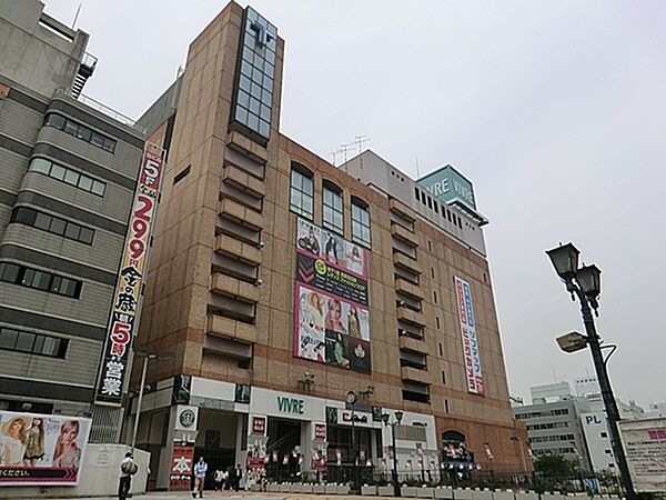 ビブレ横浜まで741m、横浜の商業施設、横浜ビブレ。 川沿いにお店がありアパレルや小物類などを取り扱うお店が多いです。