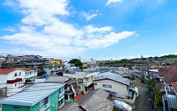 《眺望》　■「空」×「光」×「風」。開放感を具現化したような現地は、まさに「永住の地」としての選択肢です。