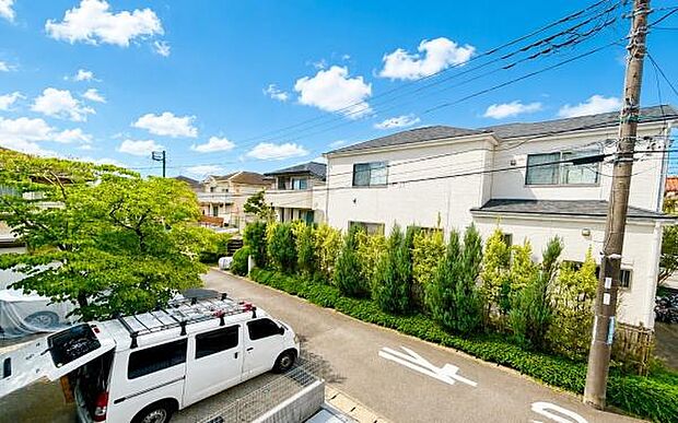 《眺望》 ■目の前には気持ちの良い青空が広がります。開放的で開けた空間が望めます。