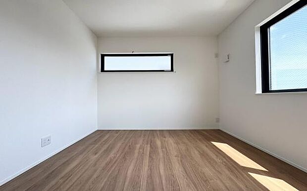 《寝室》 ■心地よい眠りへといざなうしっとりと落ち着いた雰囲気の寝室。