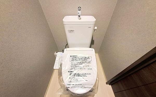 《トイレ》　■清潔感のある落ち着いたトイレ。