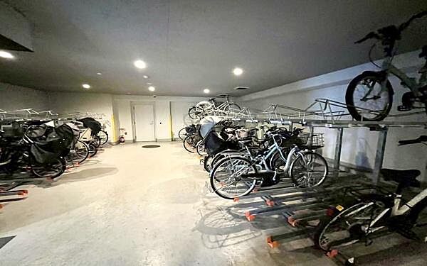 《共用部分》　■駐輪場