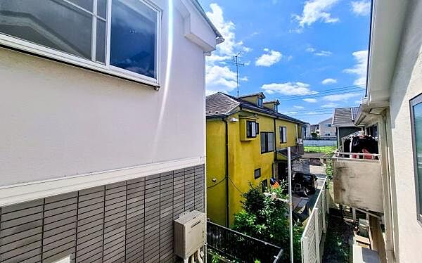 《眺望》　■目の前には気持ちの良い空が広がります。開放的で開けた空間が望めます。
