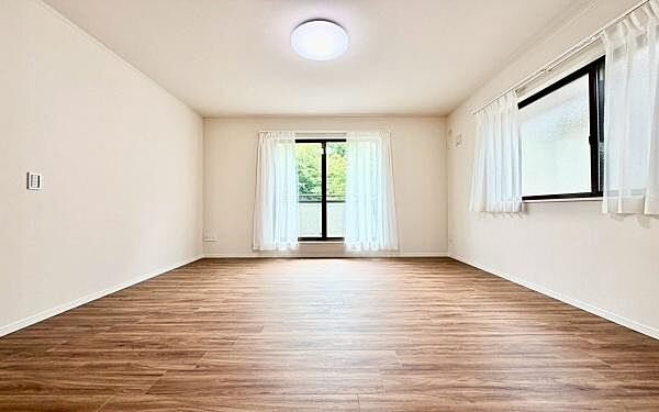 《洋室》　■品のある落ち着いた洋室