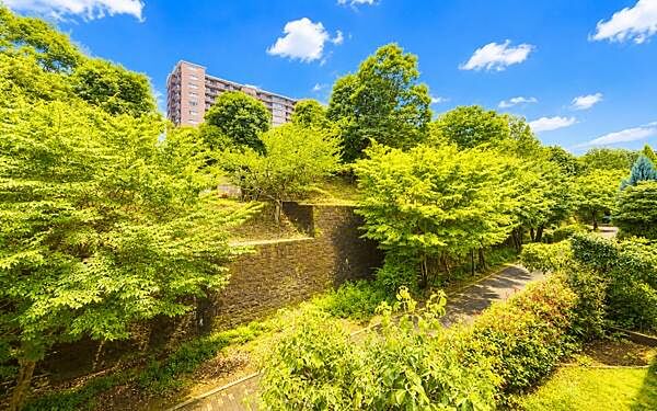 《眺望》　■「空」×「光」×「風」。開放感を具現化したような現地は、まさに「永住の地」としての選択肢です。