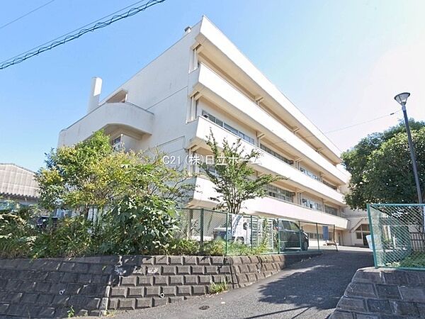 横浜市立上の宮中学校まで975m