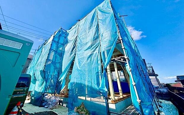 《現地》　さわやかな風が渡りたっぷり陽光がふりそそぐ立地。