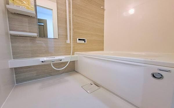 《浴室》　■ゆったりくつろげる癒しのバスルーム。