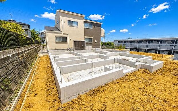 《現地》 青い空と白い雲、気分が晴れる場所がここにあります。