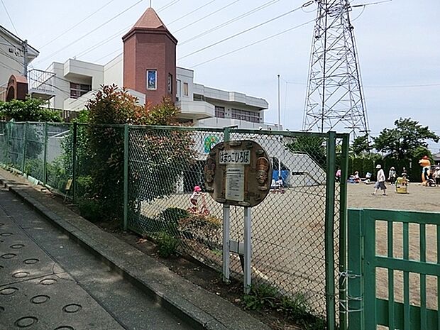 幼保連携型認定こども園みどり幼稚園まで1107m、子どもたちの笑顔がはじける地域に根差した幼稚園。安全と健康的な保育を基本に、働くパパさん、ママさんを応援しています。