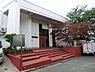 周辺：七里が浜楓幼稚園まで870m、開園時間：9時から14時（月火木金）、9時から11時50分（水）　七里ガ浜、稲村ケ崎、長谷、腰越などを通る通園バス有