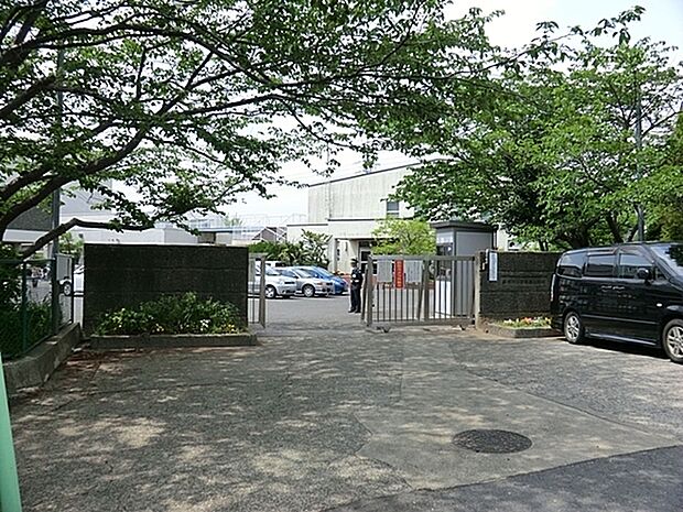 鎌倉市立西鎌倉小学校まで1712m