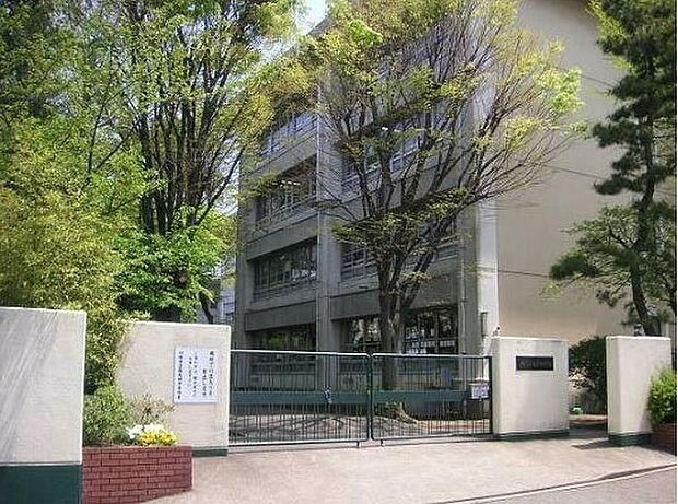 川崎市立南生田中学校まで716m