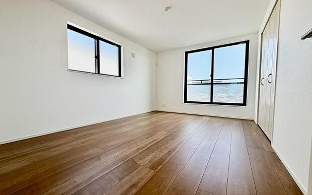 《子供部屋》 ■机とべットを入れても十分な広さ。。お子様の勉強部屋に。