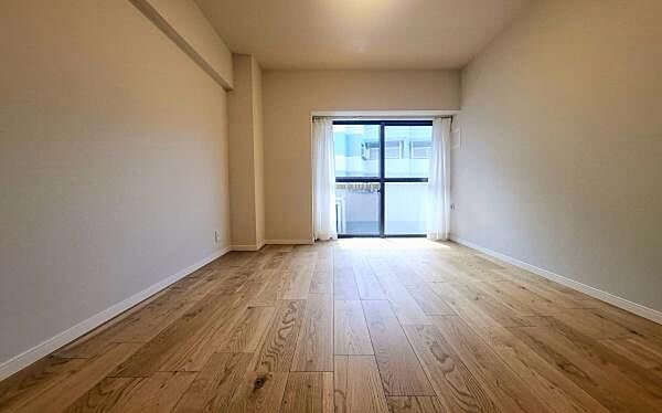 《寝室》　■個の時間をたっぷり楽しめる快適空間です。