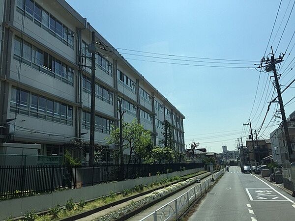 川崎市立宿河原小学校まで748m
