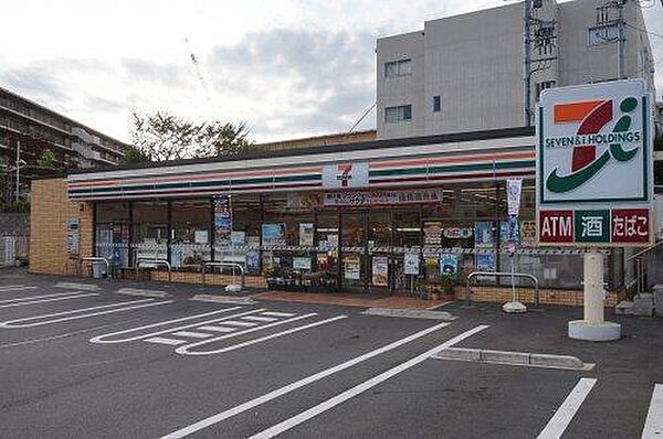 セブンイレブン川崎犬蔵3丁目店まで380m