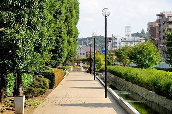 五ケ村堀緑地まで1435m