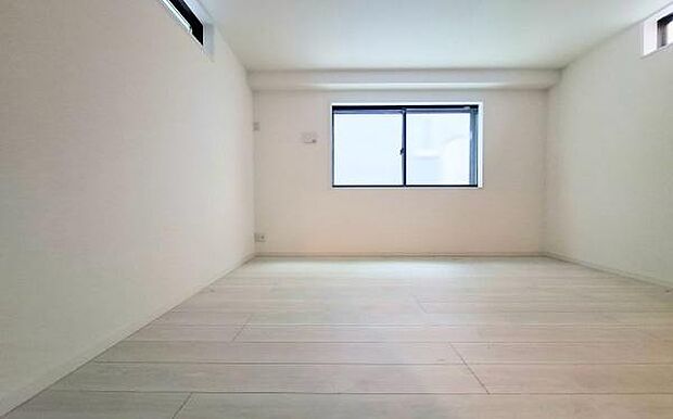 《子供部屋》 ■机とべットを入れても十分な広さ。。お子様の勉強部屋に。