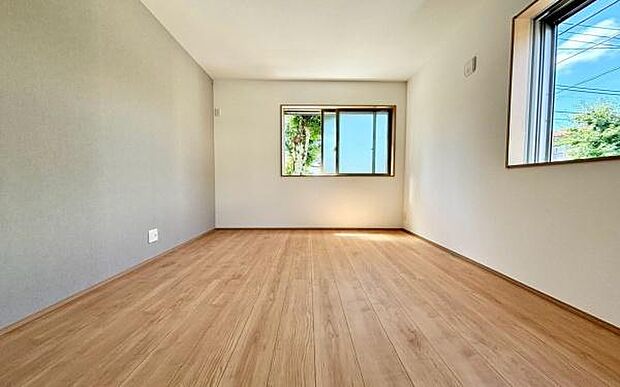 《子供部屋》 ■お子様の成長を優しく見守る、明るい子供部屋。遊んだり、学んだり、時には一人の時間を過ごしたりと健やかな毎日を育む大切な場所。未来への第一歩を育む、かけがえのない空間です。