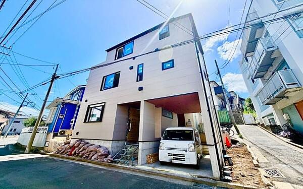 《前面道路》　■落ち着いた住環境です。
