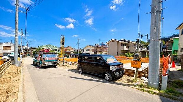 《前面道路》 ■落ち着いた住環境です。
