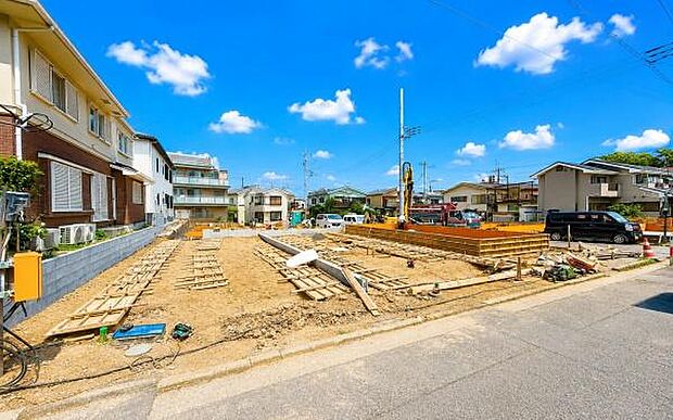 《前面道路》 ■落ち着いた住環境です。