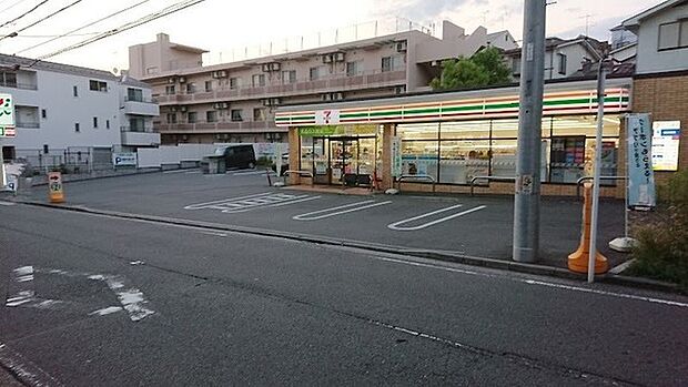 セブンイレブン横浜別所南店まで1591m