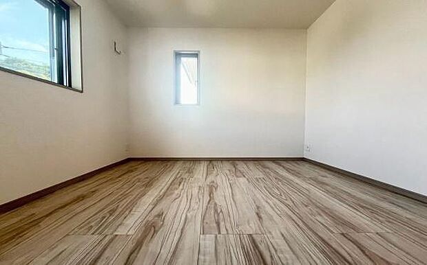《子供部屋》 ■お子様の成長を優しく見守る、明るい子供部屋。遊んだり、学んだり、時には一人の時間を過ごしたりと健やかな毎日を育む大切な場所。未来への第一歩を育む、かけがえのない空間です。