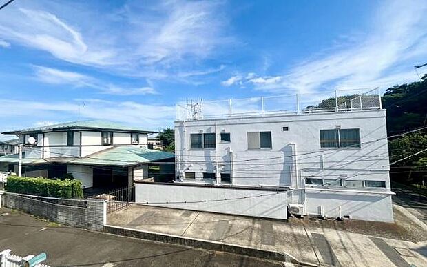 《眺望》 ■目の前には気持ちの良い青空が広がります。開放的で開けた空間が望めます。