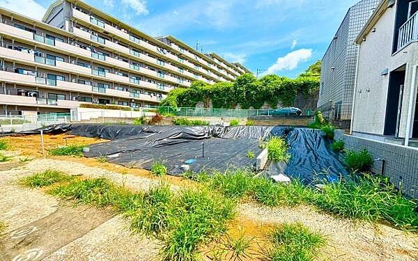《前面道路》　■落ち着いた住環境です。