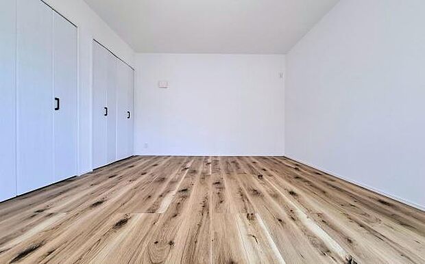 《寝室》　■心地よい眠りへといざなうしっとりと落ち着いた雰囲気の寝室。