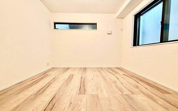 《寝室》 ■心地よい眠りへといざなうしっとりと落ち着いた雰囲気の寝室。