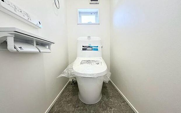 《トイレ》 ■トイレは明るい空間で清潔感があります。