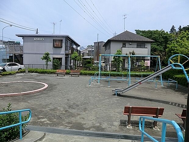 さちが丘第二公園まで1014m、相鉄線の電車が見られる公園。