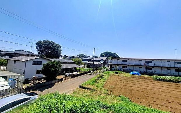 《眺望》 ■目の前には気持ちの良い青空が広がります。開放的で開けた空間が望めます。