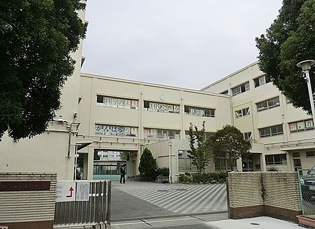 横浜市立東野中学校まで396m