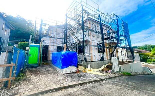 《前面道路》 ■落ち着いた住環境です。