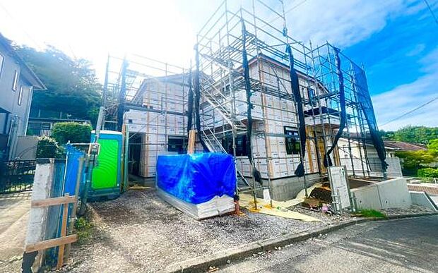 《現地》 さわやかな風が渡りたっぷり陽光がふりそそぐ立地。