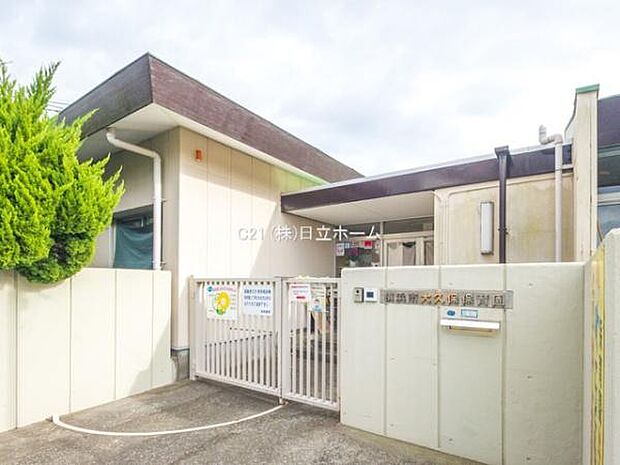 大久保保育園まで599m、働くご両親の強ーい味方。都会の保育園でありながら広い園庭で伸び伸び遊ばせてあげられる環境があるのも嬉しいですね。