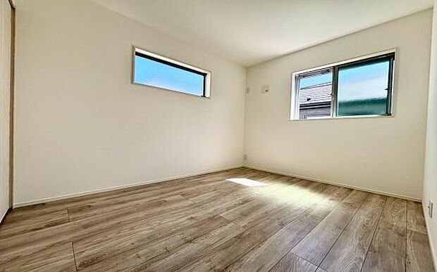 《子供部屋》 ■お子様の成長を優しく見守る、明るい子供部屋。遊んだり、学んだり、時には一人の時間を過ごしたりと健やかな毎日を育む大切な場所。未来への第一歩を育む、かけがえのない空間です。