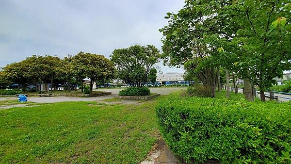 中浜公園まで452m