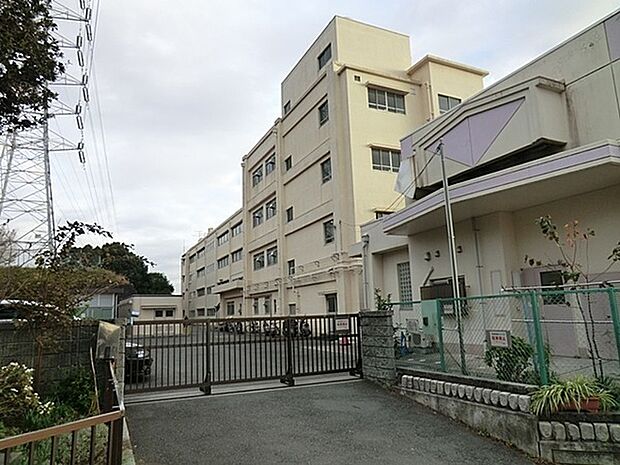 横浜市立日野南小学校まで741m