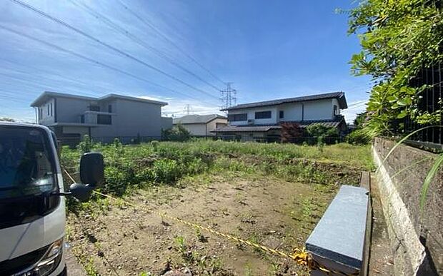 《前面道路》 ■「空」×「光」×「風」。開放感を具現化したような現地は、まさに「永住の地」としての選択肢です。